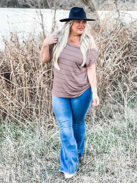THE DYLAN OFF SHOULDER TOP IN MOCHA